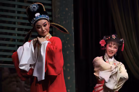 Yue opera — A en:Shaoxing opera performance of en:Romance of the Western Chamber in en:Tianchan Theatre , Shanghai, China.