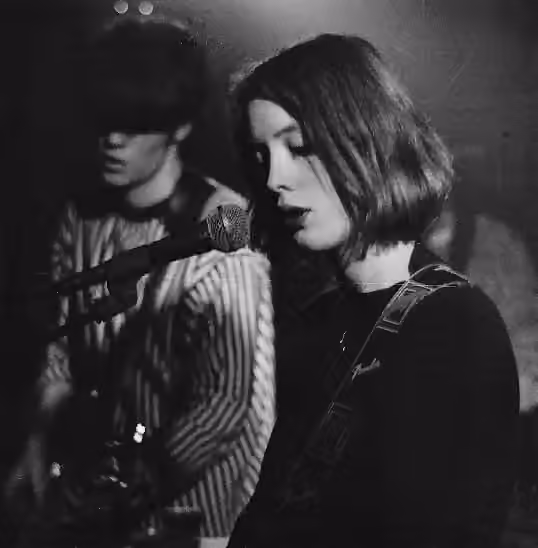 shoegaze — Rachel Goswell and Neil Halstead of Slowdive, live 1992