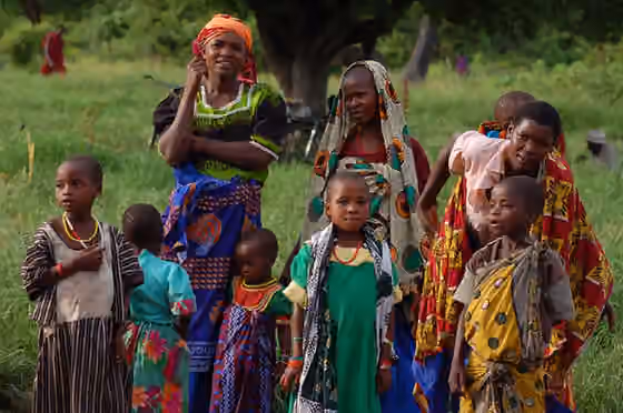 orang Sukuma — Sukuma women and children of Tanzania.