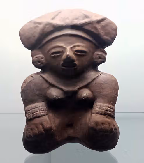 Pech people — Figura femenina de barro Pech en Honduras.