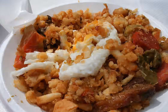 Manchego cuisine — Un plato de migas con huevo