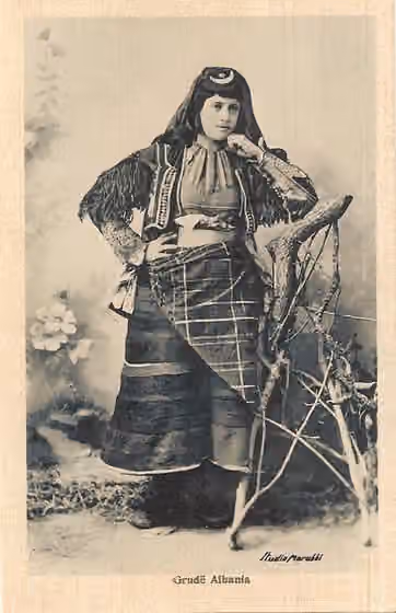 Xhubleta — Photograph of an Albanian woman from Grudë by Pjetër Marubi.
