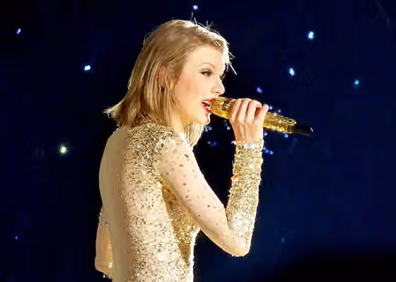 Folk-pop — Taylor Swift 1989 Tour at Ford Field in Detroit, 5/30/15