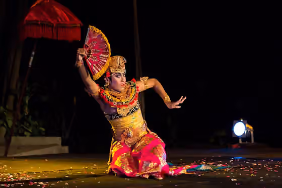 Kebyar duduk — Sanata Dharma University's Sekar Jepun, a Balinese dance troupe, celebrates its 17th anniversary.