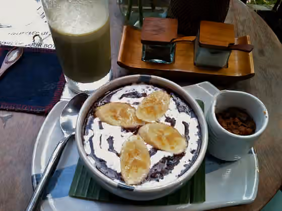 Bubur ketan hitam — Black rice pudding