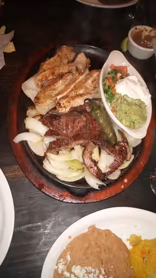 Tex-Mex cuisine in Houston — Ninfa's fajita dish