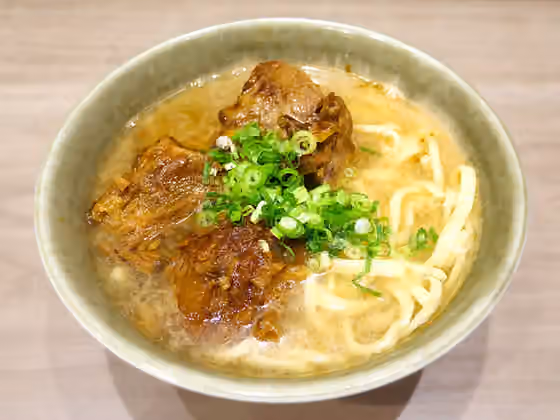 Soba okinawa — ソーキそば（沖縄そば専門やんばる・有楽町交通会館）