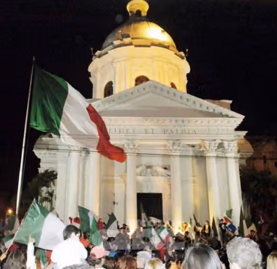 Italian Paraguayans — Italian Paraguayan community in front of Panteón de los Héroes in Asunción