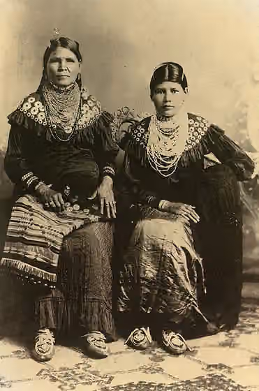 Lenape — Jennie Bobb, and her daughter, Nellie Longhat, both Delaware ( Lenape ), Oklahoma, 1915.