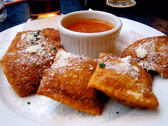 Toasted ravioli — Image of toasted ravioli.