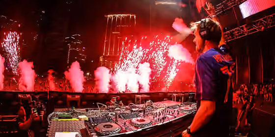 Musik Trance — Armin van Buuren performing at Ultra Music Festival 2014.