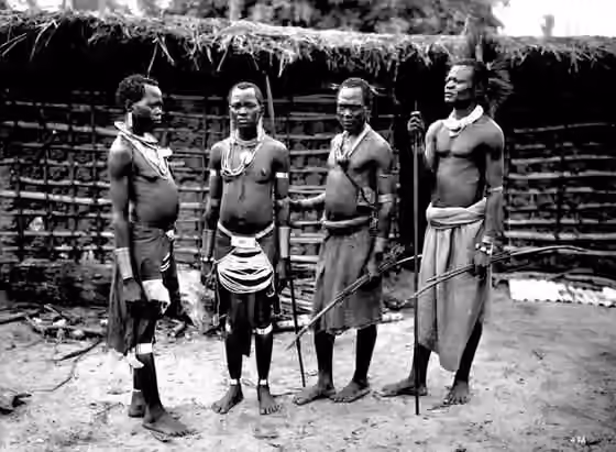 Gogo people — For documentary purposes the German Federal Archive often retained the original image captions , which may be erroneous, biased, obsolete or politically extreme .