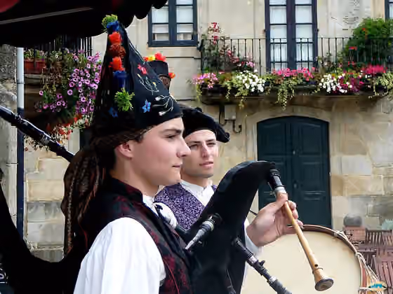 suku Galisia — Galician bagpipers