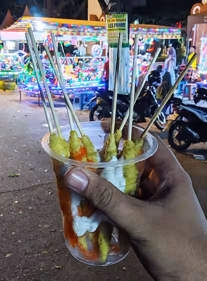 Telur gulung — Sate telur gulung di alun-alun Nganjuk