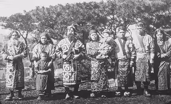 orang Ainu — 1904 photograph of a group of Ainu people.