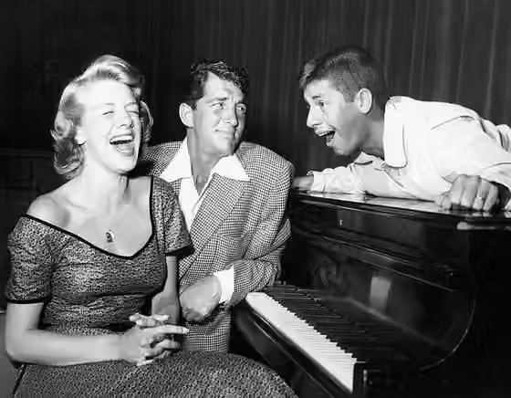 musik pop tradisional — Photo of Rosemary Clooney, Dean Martin and Jerry Lewis from the radio and television program The Colgate Comedy Hour .