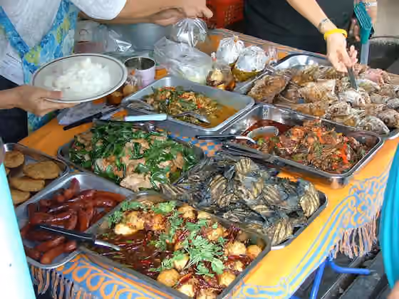 Khao kaeng — Typical Thai Food in Street-cusine.