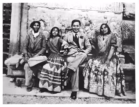 Romani people in Spain — Carl Albert, a Gypsy man, and two Gypsy women.