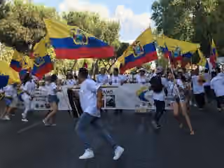 Ecuadorians in Spain — Ecuador celebra junto a Madrid su independencia.