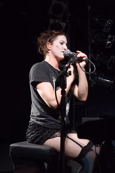 Dark cabaret — Amanda Palmer performing with The Dresden Dolls at Kings Arms Tavern in Auckland, New Zealand