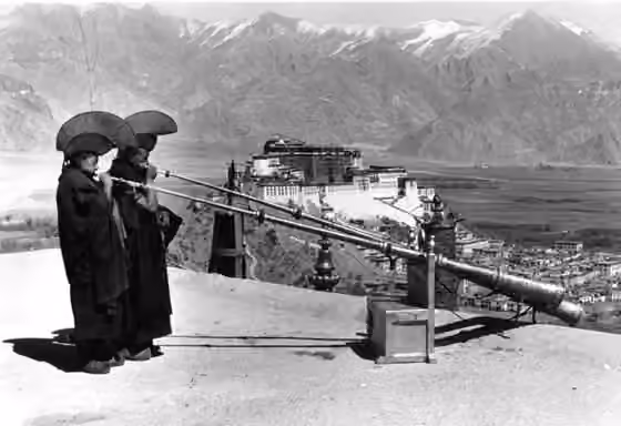 Music of Tibet — For documentary purposes the German Federal Archive often retained the original image captions , which may be erroneous, biased, obsolete or politically extreme .