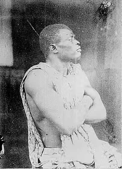Serer — "Ouali : 21 ans, tirailleur du poste de Boké, nation Sérère" (photo extraite de 50 dessins de E.