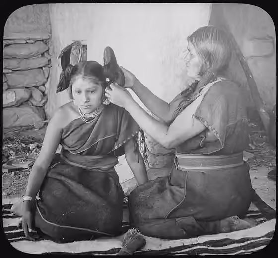 Hopi — Dokumentasi Hopi yang dirujuk oleh sumber.