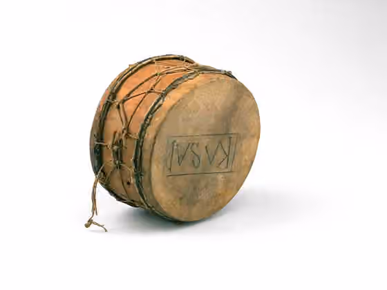 Sawt (music) — A hand drum mirwas or marwas .