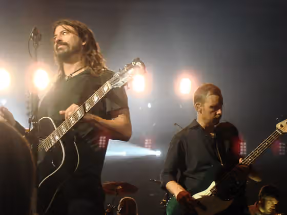 Post-grunge — Dave Grohl and Nate Mendel of the Foo Fighters