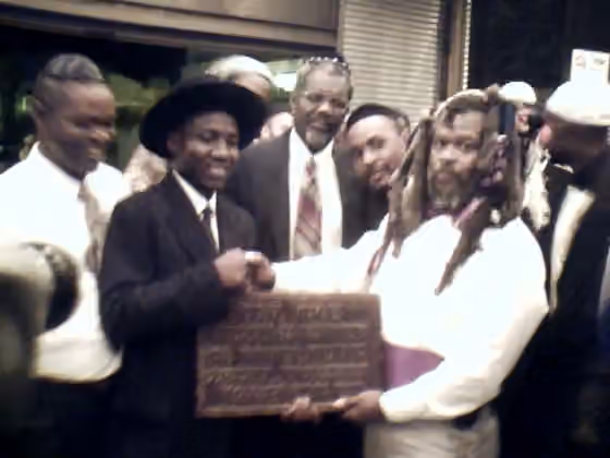 Igbo Jews — Rabbi Howshua Amariel presents Rabbi Hi Ben Daniel, the head of the Igbo Jewish Community with a plaque.