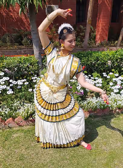 Lasya — Mohiniyattam adheres to the lasya type that showcases a more graceful, gentle and feminine form of dancing.