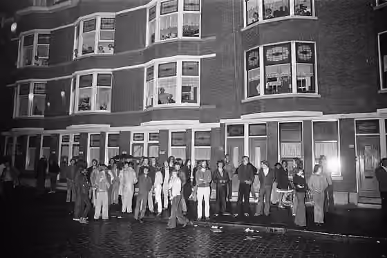 Turks in Europe — Collectie / Archief : Fotocollectie Anefo Reportage / Serie : [ onbekend ] Beschrijving : Onrust in Rotterdamse Afrikaanderbuurt Datum : 14 augustus 1972 Locatie : Rotterdam, Zuid-Holland Fotograaf : Verhoeff, Bert / Anefo…