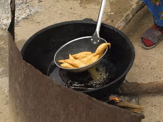 Masakan Turkmenistan — Traditional fried bread served in Erbent, Turkmenistan