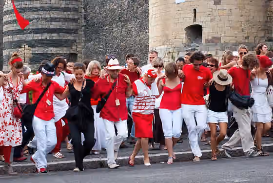 Sirtaki — Sirtaki flash mob at Accroche-Cœurs festival.