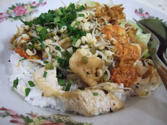 nasi lengko — Nasi Lengko (Sega Lengko) of Cirebon, West Java, Indonesia.
