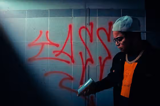 Reggaeton — Un Poco de Pintura y el Flow hace el resto by: Alex Panda