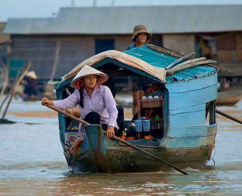 Etnis Vietnam di Kamboja — Flotin village near Siem Reap .