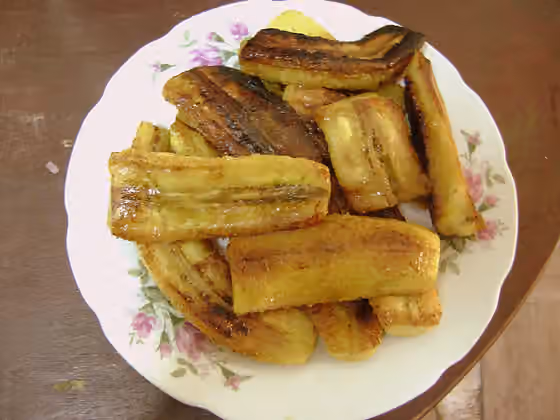 Fried plantain — Plantano frito.