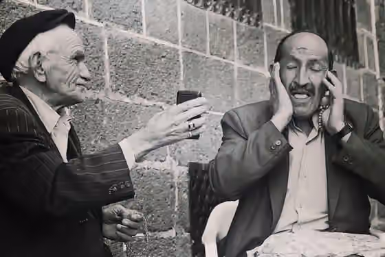 Dengbêj — Dengbesh storytellers/singers in Dyarbakir, Turkey.