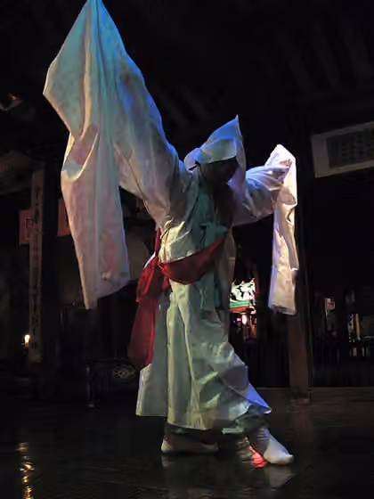 Seungmu — Seungmu, a Korean Buddhist dance