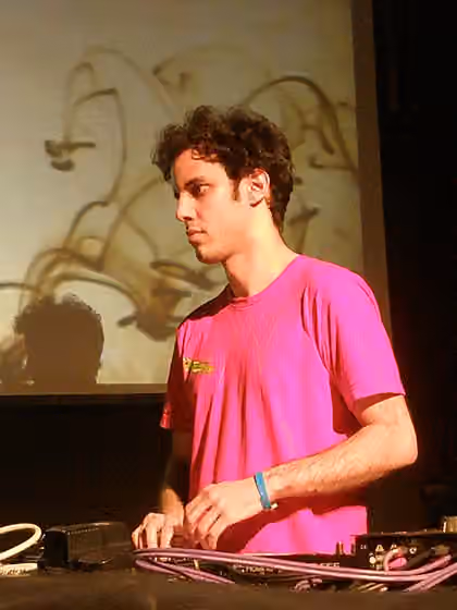 Folktronica — Kieran Hebden (Four Tet) performing with Steve Reid at Circulo de Bellas Artes in Madrid (Spain) for Red Bull Music Academy, on April 11th, 2008.