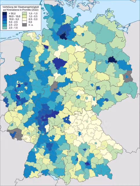 Afghans in Germany — Number of foreign citizens from the country described in the title that are registered at the German Central Register of Foreigners relative to the total population of the mentioned foreign nationals in Germany at the district level.