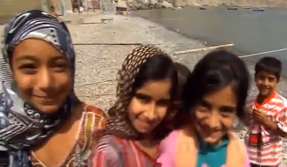 suku Kumzar — Kumzari children