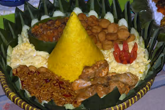 tumpeng — Nasi Tumpeng