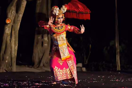 Condong — Sanata Dharma University's Sekar Jepun, a Balinese dance troupe, celebrates its 17th anniversary.