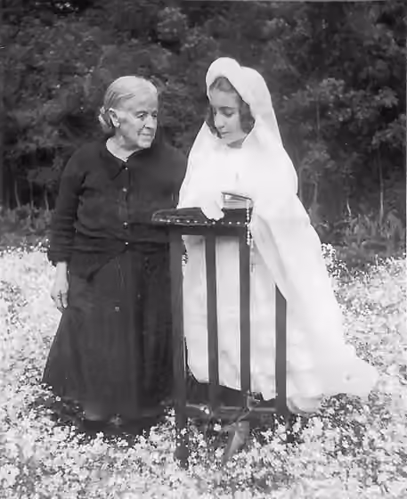 Pied-Noir — Cérémonie de communion solennelle chez des pieds-noirs espagnols à Sidi-Bel-Abbès, début du XXe siècle