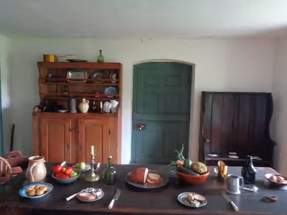 Cuisine of Antebellum America — Stratford Hall Plantation warming kitchen