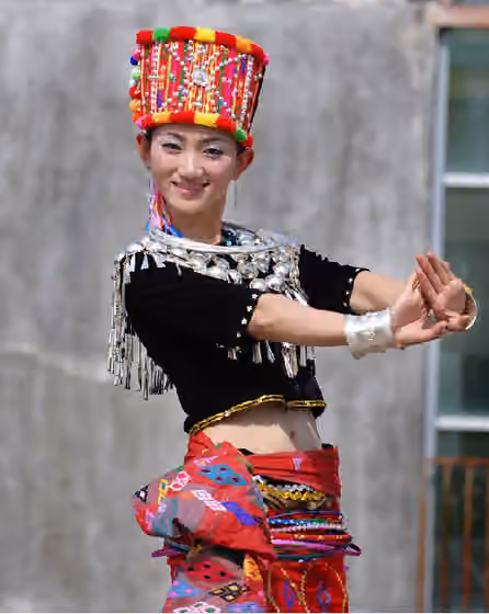 Suku Jingpo — This Dress are worn by the young girls in Singpho community during Shapawng yawng manau poi.