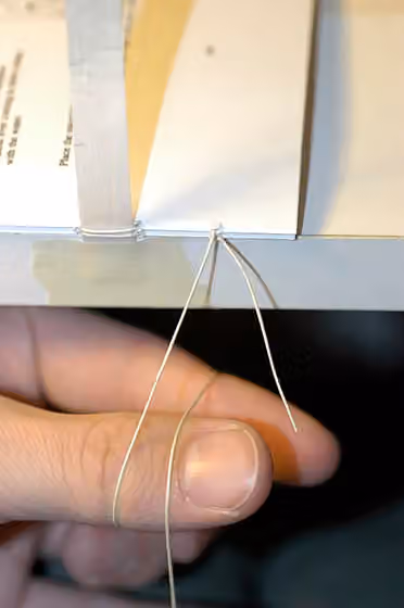 Penjilidan — ( Bookbinding ) How to tie the thread