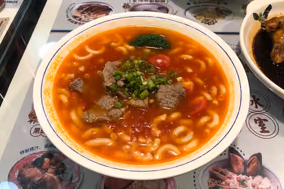 Sup makaroni — The "Kowloon Cafe" is actually a chain from Guangzhou.
